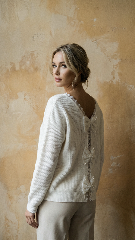 Sweter z Koronkowym Wykończeniem Amelia